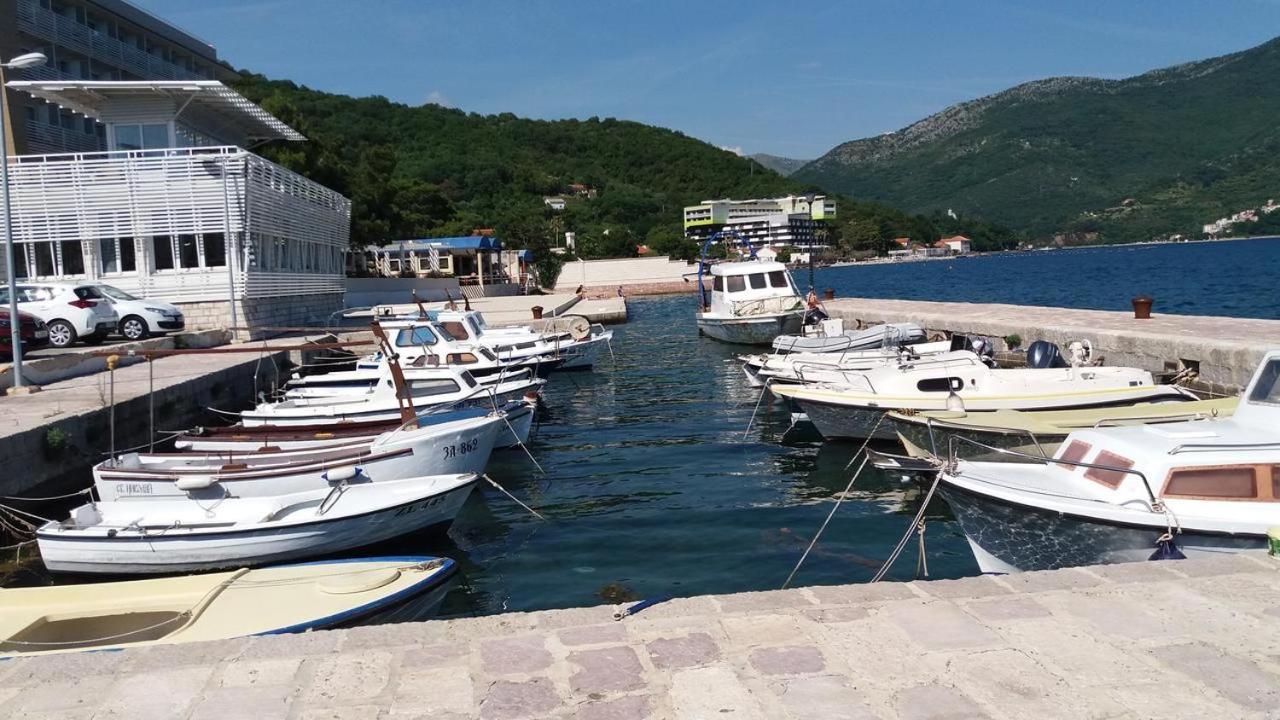 فيلا Seaside House تْشيرسيك نوفي المظهر الخارجي الصورة